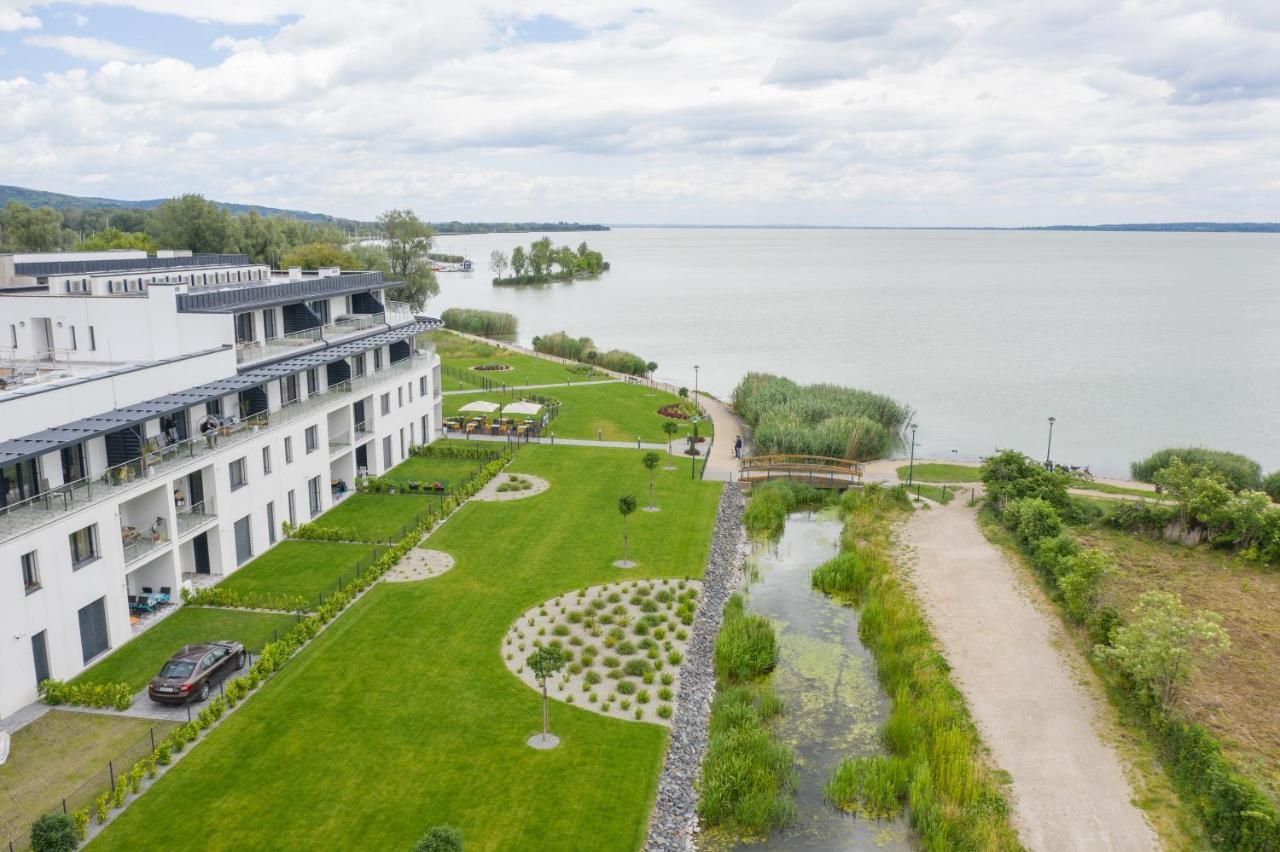Royal Cafe Apartman Keszthely Exteriér fotografie